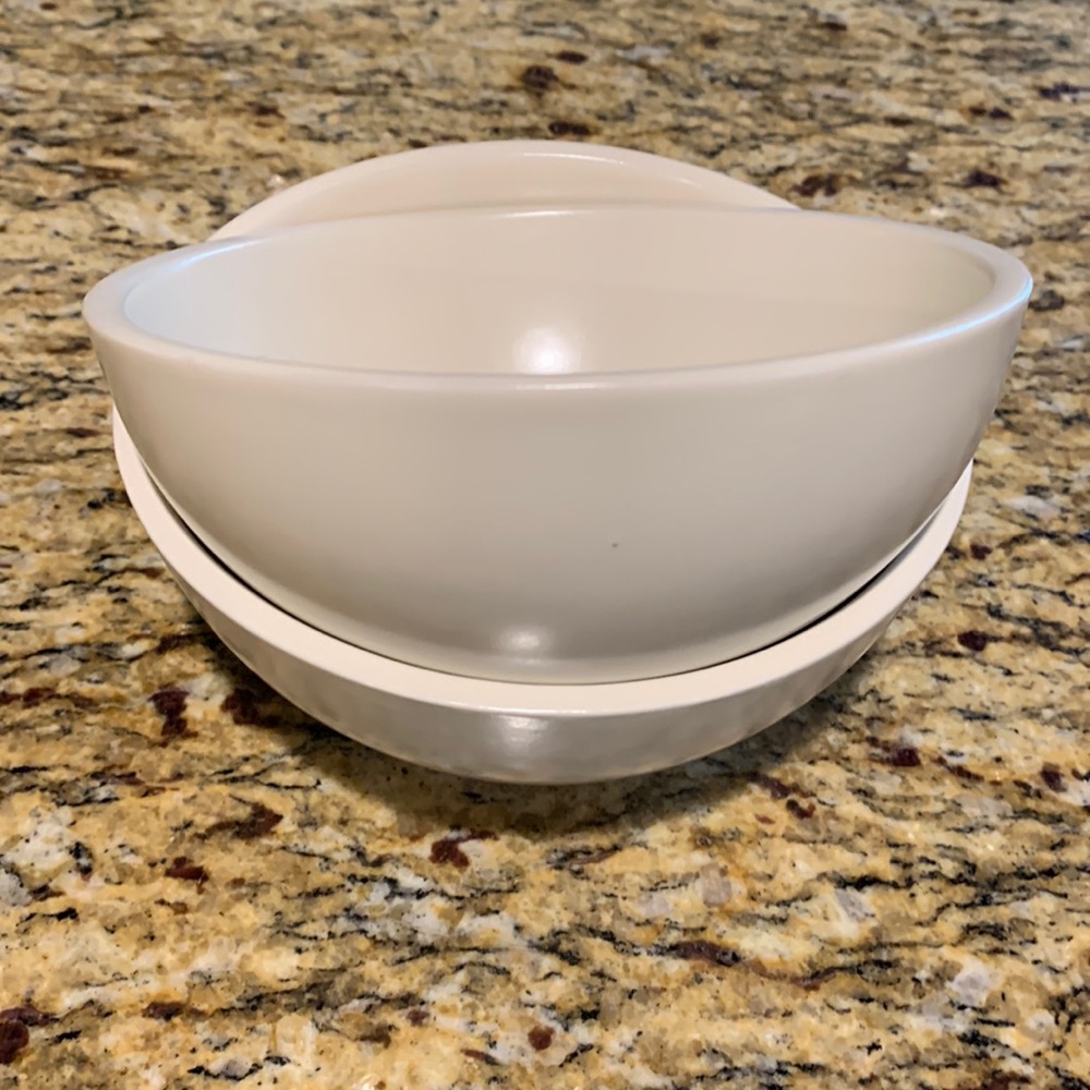 COPY - NWT Le Creuset Stoneware cereal/salad bowl, set of 2